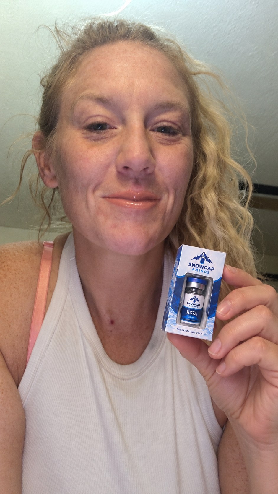 Customer holding Snowcap R3TA